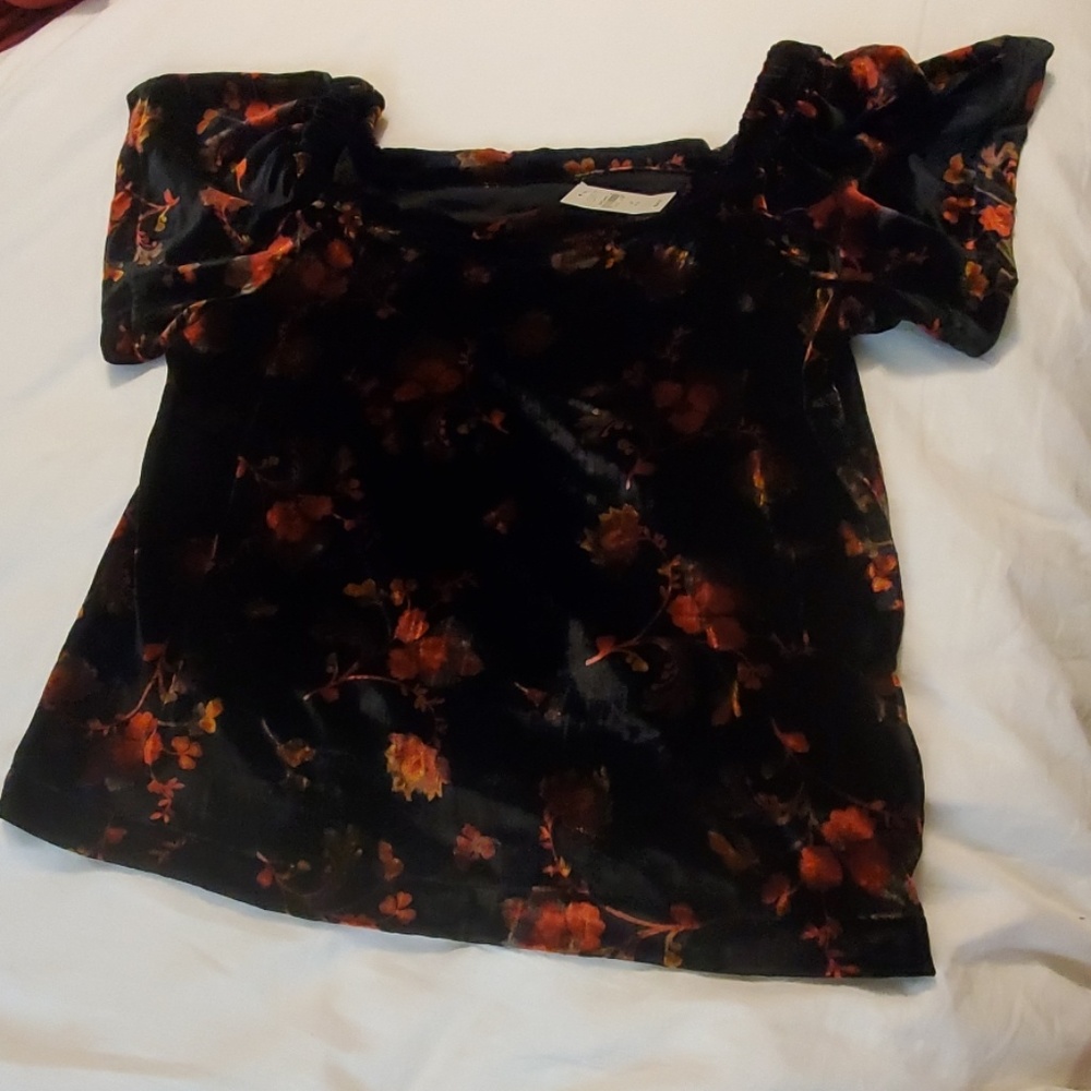 LOFT off shoulder  top NEW!!!